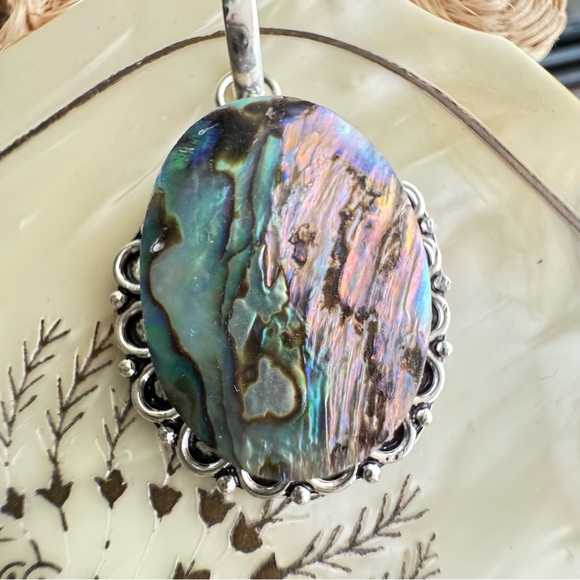 ABALONE SHELL PENDANT NECKLACE| 925sp| CHAIN 18” - Picture 4 of 5